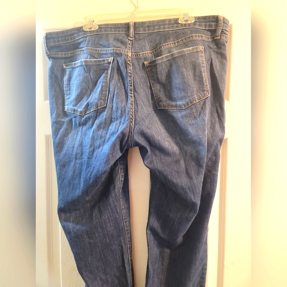 GAP Denim - Gap Womans Boyfriend Blue Jeans Denim. Size 16 . Cuffed. Distressed